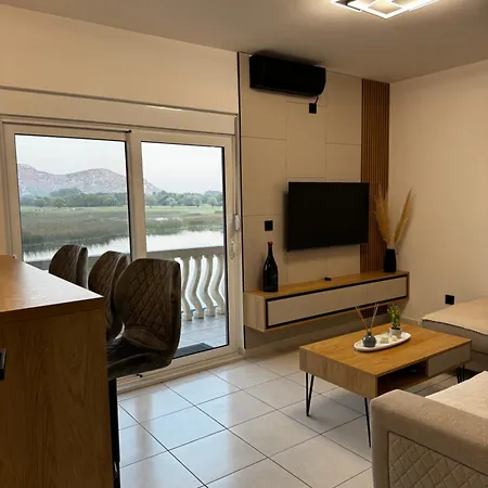 Дом отдыха Lakeside House *